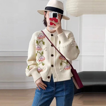 氛围感松果菊花卉刺绣圆领灯笼袖针织开衫外套女高级感毛衣2025年