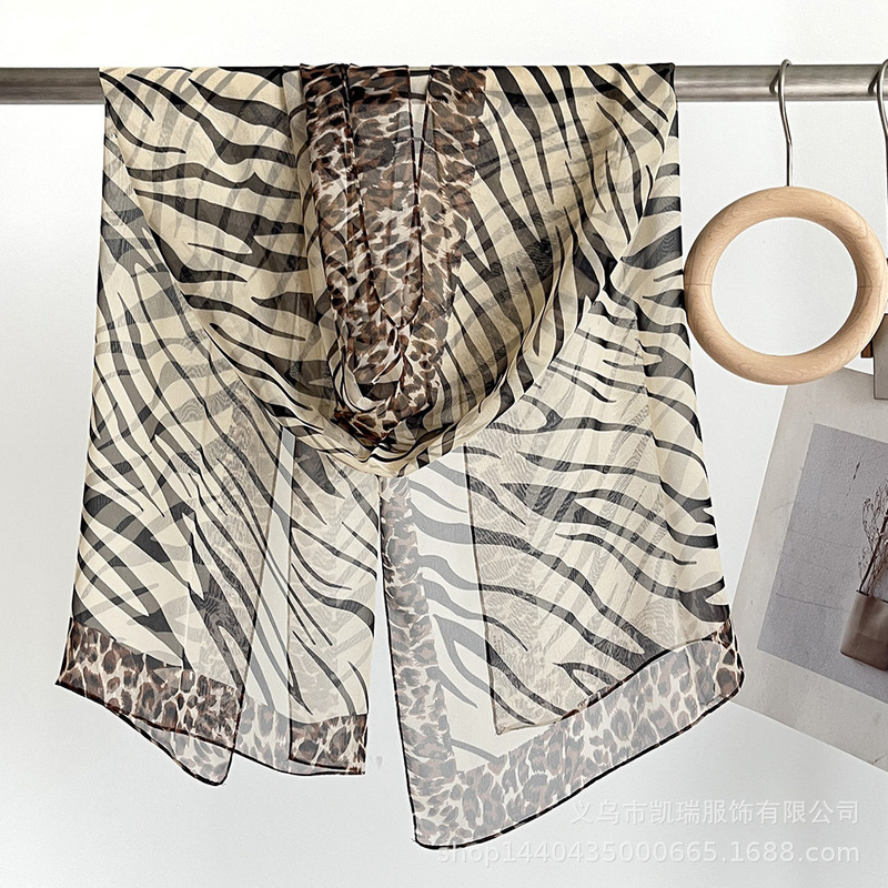 New Printed Lightweight Chiffon Scarf with Zebra and Leopard Patterns, Suitable for Spring and Autumn, Long Decorative Silk Scarf for Women New Printed Lightweight Chiffon Scarf with Zebra and Leopard Patterns, Suitable for Spring and Autumn, Long Decorative Silk Scarf for Women