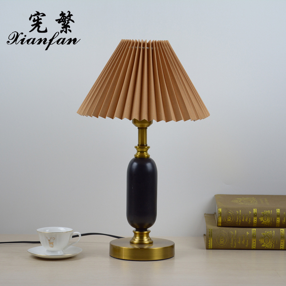 Dormitorio americano lámpara de mesa hogar creativo lámpara de noche nórdico retro cálido chino cerámica boda dormitorio principal Lámpara decorativa