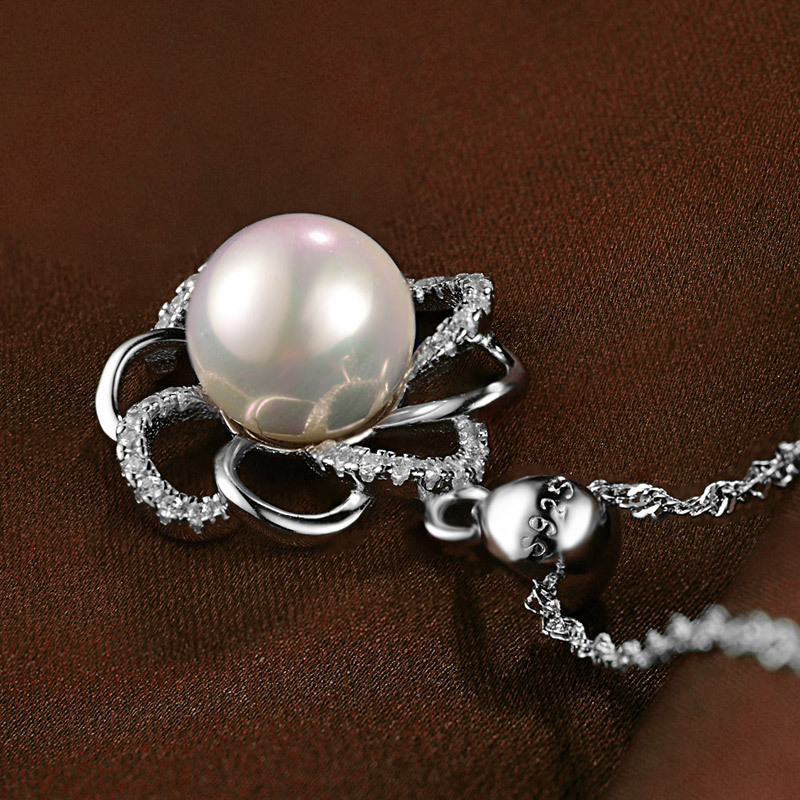 Estilo coreano romántico Retro Luz de lujo circón collar de joyería de plata S925 plata esterlina Cadena de clavícula colgante de La Flor de la perla de las mujeres