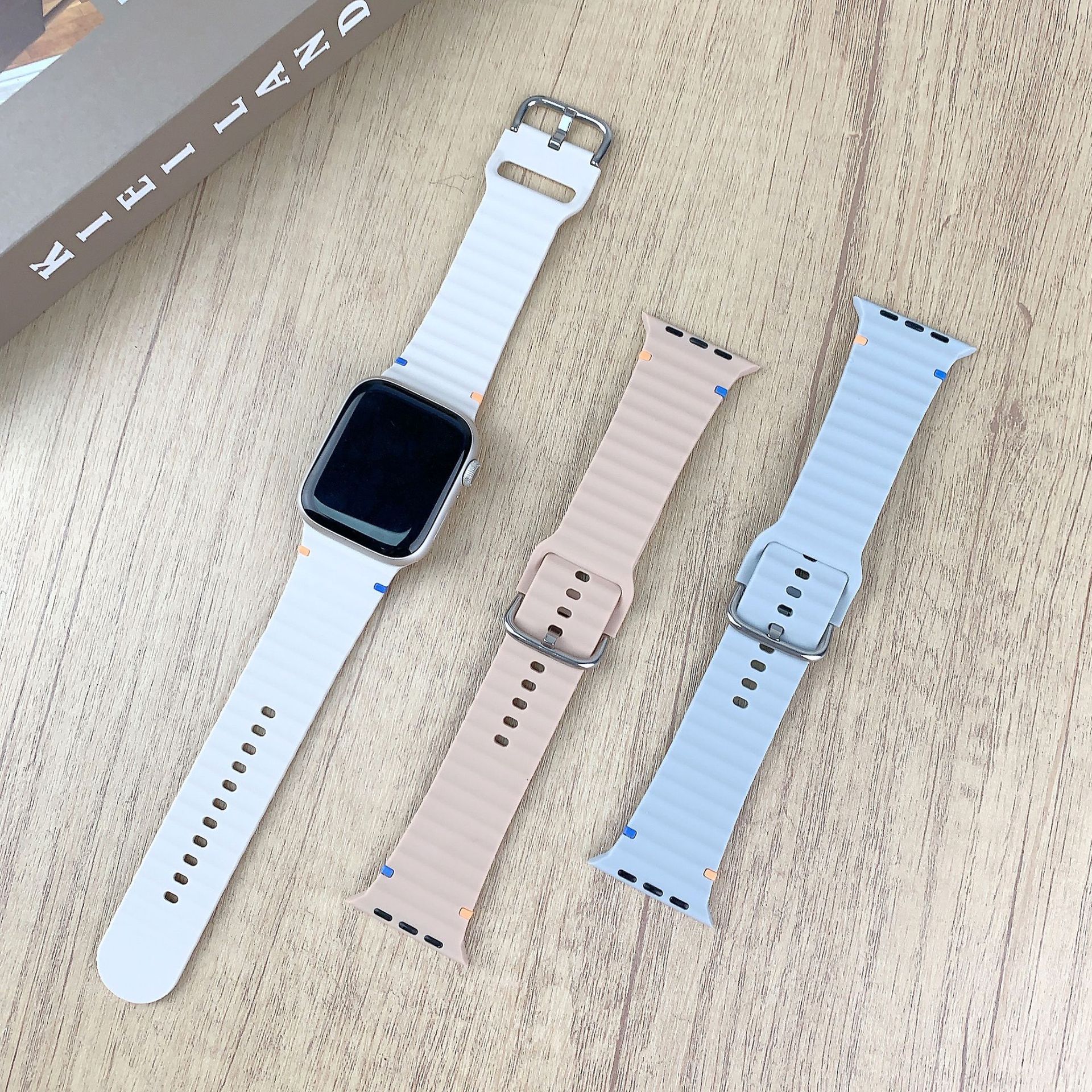 Aplicable Apple Watch correa applewatch8SE7654 onda de sutura de silicona moda deportiva nueva