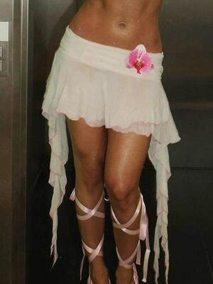 C8219 代发速卖通亚马逊跨境新款运动裙女式碎花装饰短裙 时|ru