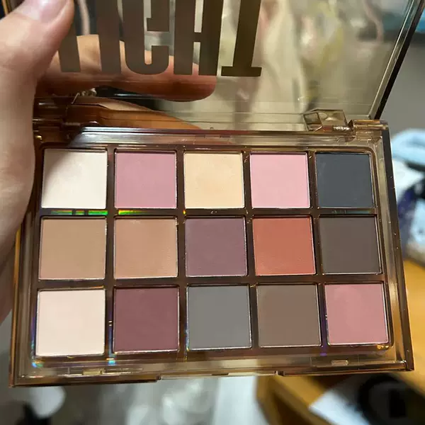 15-Color Macaron Eyeshadow Palette Multi-Color Cos Play Makeup Pearlescent Matte Earth Color Stage European and American Makeup Palette