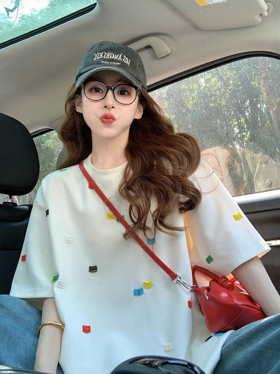 Qadın üçün muncuq bəzəkli ağ qısaqol köynək, oversize yay modeli