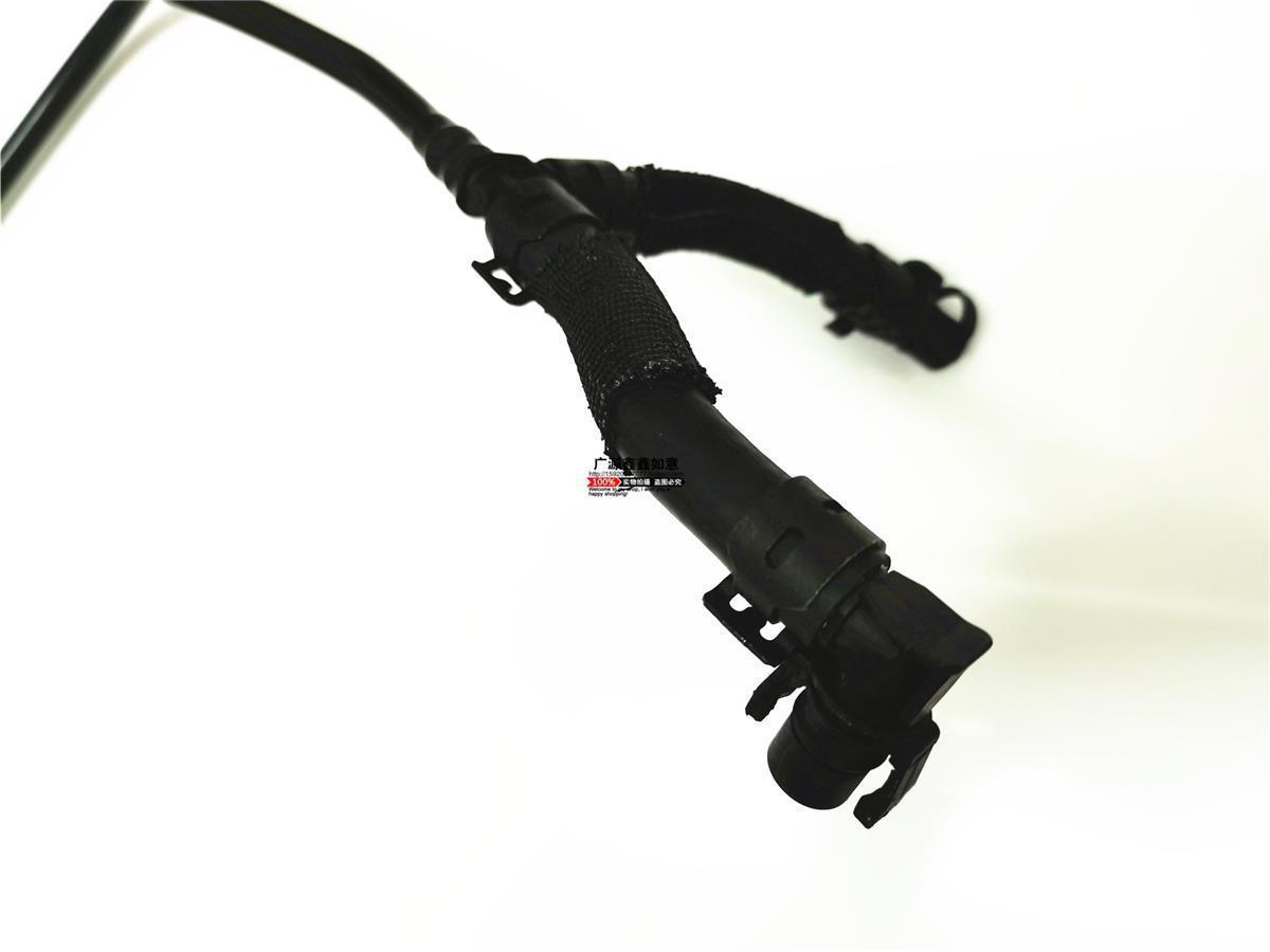 Suitable for Jaguar XF, XJL, Land Rover Range Rover, Discovery 3/4: coolant expansion tank, coolant reservoir, and three-way coolant hose