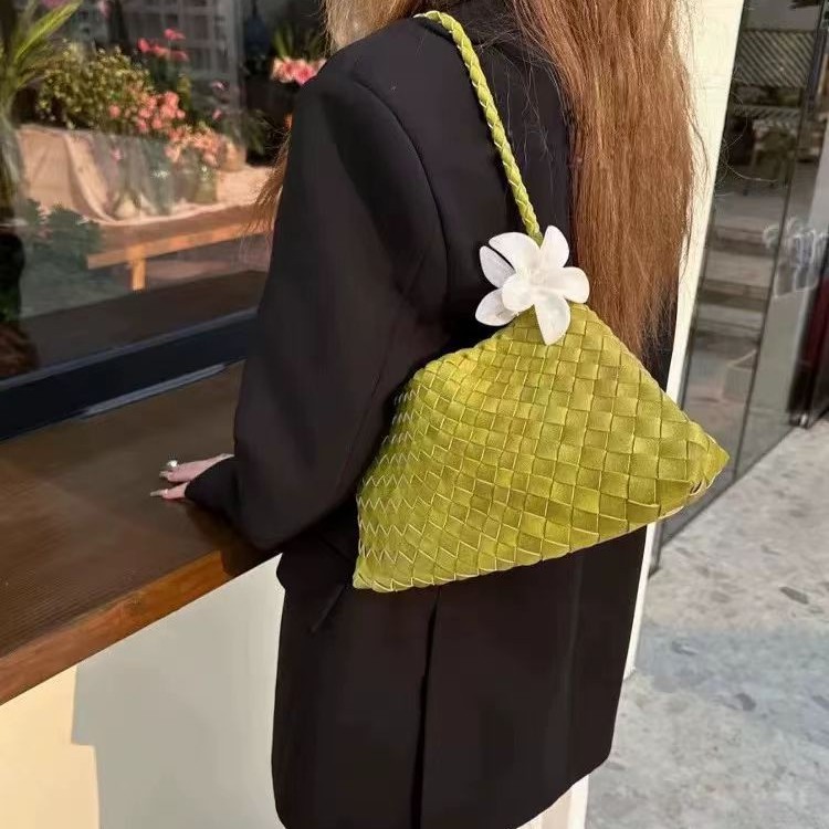 韓国手織り脇の下バッグ女性のための 2025 新しいハイエンド多用途レトロポータブルシングルショルダーバッグ