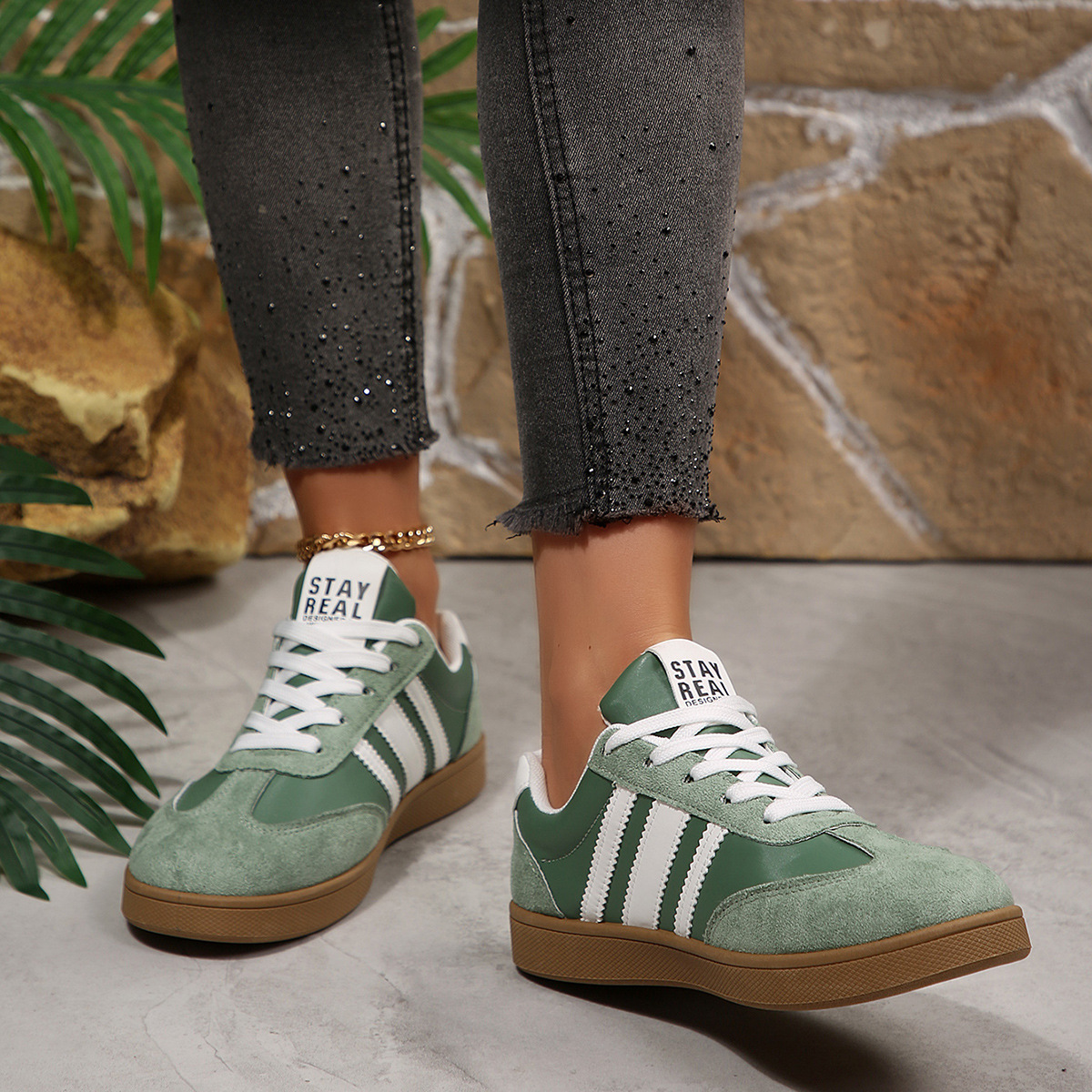 Zapatos de mujer transfronterizos de comercio exterior 2026 primavera y verano nuevos zapatos casuales zapatos de entrenamiento de gran tamaño zapatos deportivos zapatos de skate de moda zapatos individuales