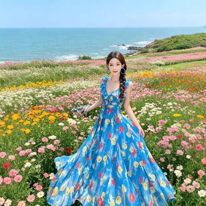 Beautiful Dopamine Blue V-Neck Floral Spaghetti Strap Dress for Women, Designed with a Waist-Cinching Effect, Perfect for Seaside Vacations Beautiful Dopamine Blue V-Neck Floral Spaghetti Strap Dress for Women, Designed with a Waist-Cinching Effect, Perfect for Seaside Vacations