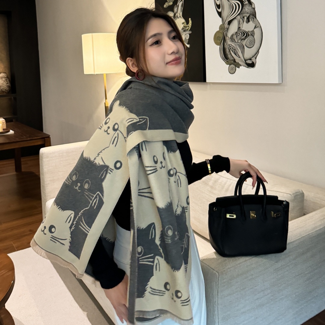 Scialle in cashmere di lusso per donna elegante sciarpa_voghion.com