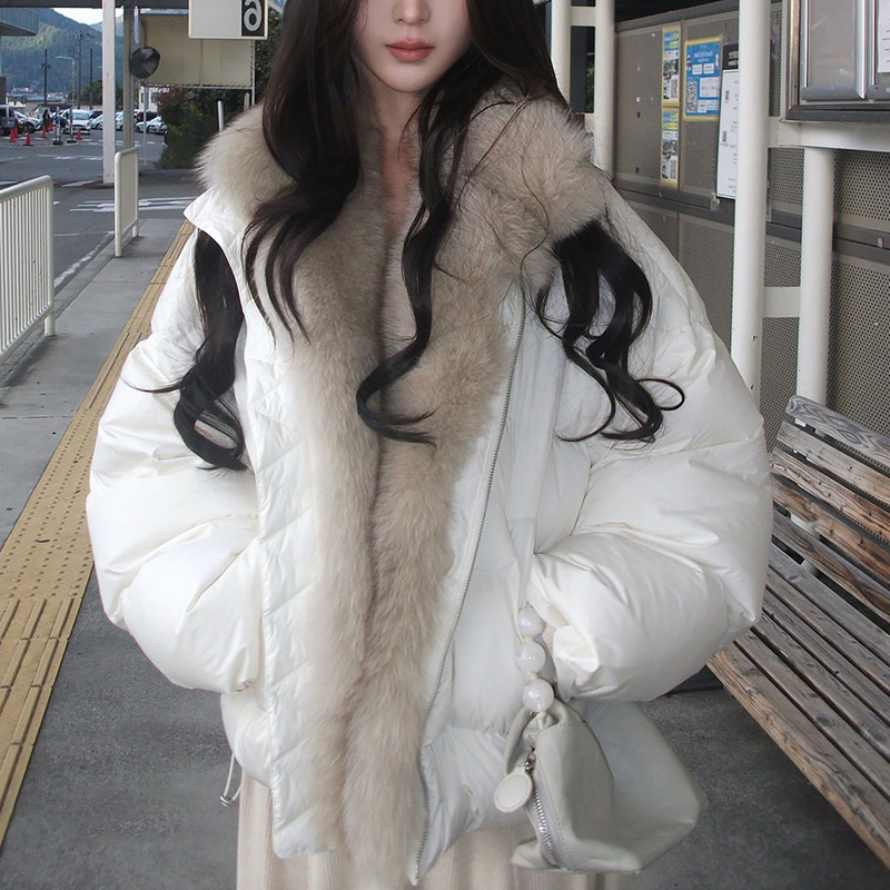 Stylish and Warm Short down Jacket with Large Fur Collar, White Parka for Women, Stunning Winter Coat