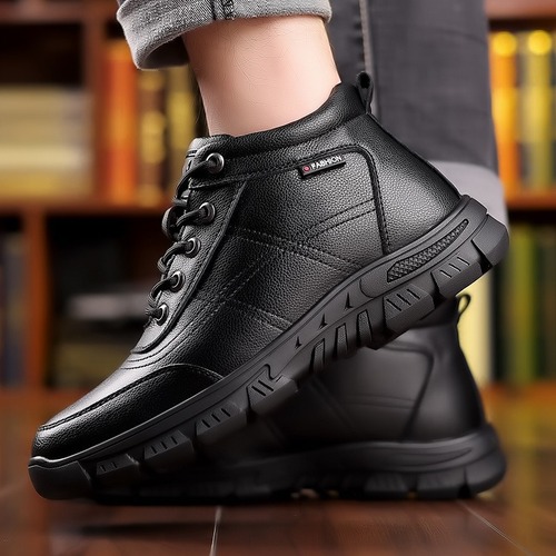 Wholesale winter lined and thick warm snow boots with laces, casual Martin boots, large head shoes, slip-resistant and wear-resistant.