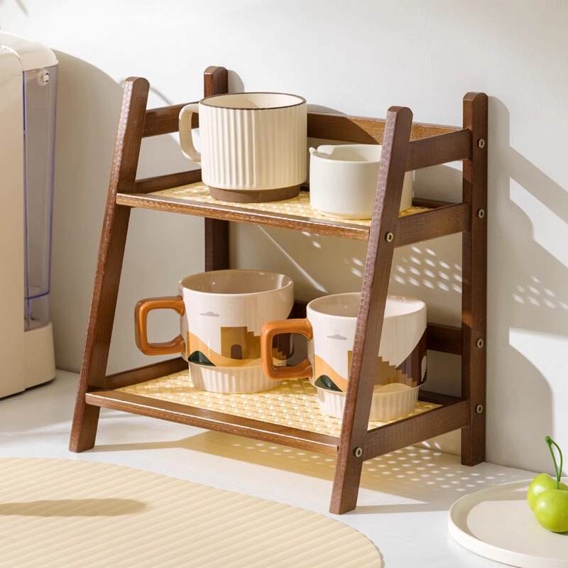 コップ収納棚は藤編みの杯棚のようです。|undefined
