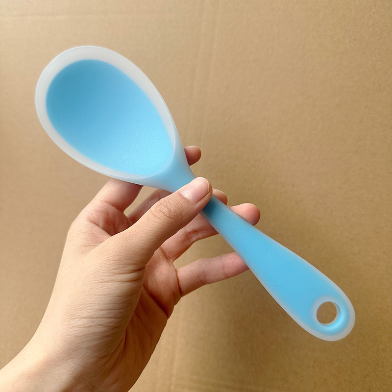 반투명 파란색 밥숟가락