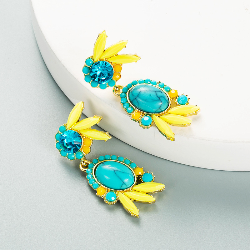 Retro Alloy Diamond-studded Resin Geometric Flower Earrings display picture 3