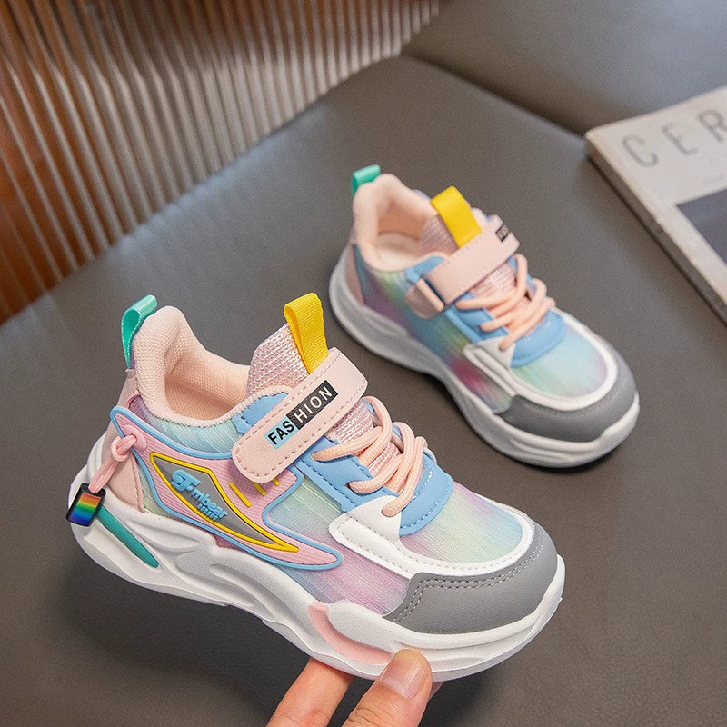 Спортивные кроссовки для девочек, весна и осень 2025, новые туфли для папы, универсальные дышащие мягкие подошвы, повседневные кожаные туфли для учащихся начальной школы
