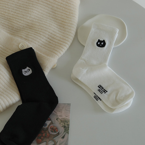 Kitten mid-calf socks for women cartoon trendy embroidered kitten lady cartoon avatar same style black and white cotton socks