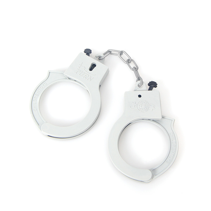 Venta directa de fábrica de Halloween cosplay policía sexy accesorios simulación plástico esposas accesorios BDSM al por mayor