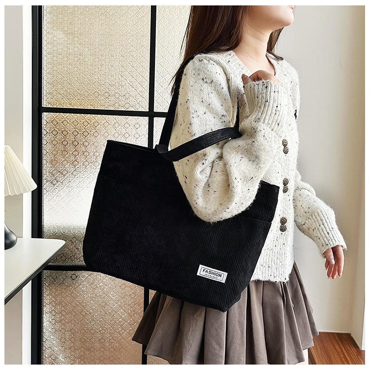 The fashionable and retro bucket bag for women, the new large-capacity versatile crossbody bag for women, and the trendy and elegant tote bag for women are selling well undefined