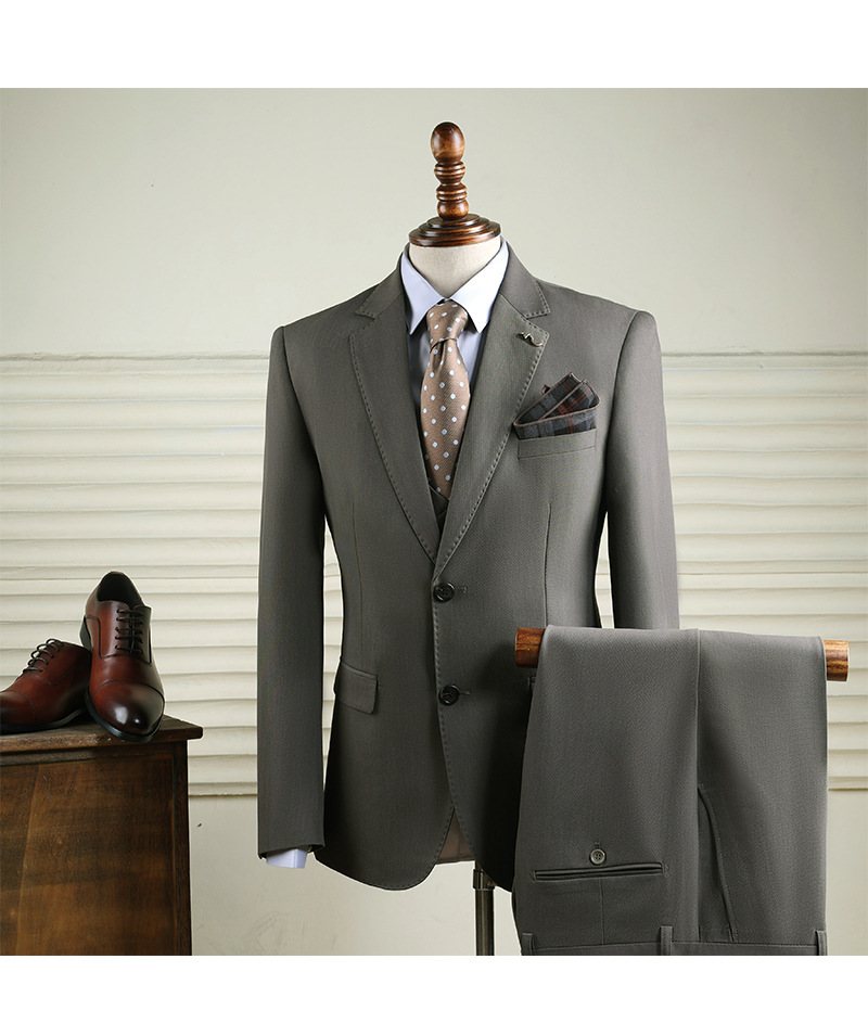Abito smoking uomo elegante sartoriale per matrimonio e eventi_voghion.com