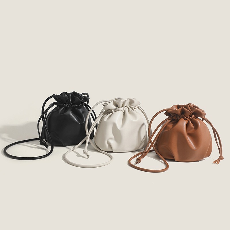 New Style Simple Drawstring Bucket Bag for Women, Suitable for Commuting, with a High-End Feel, Niche and Versatile Crossbody Bag, Stylish and Fashionable Shoulder Bag