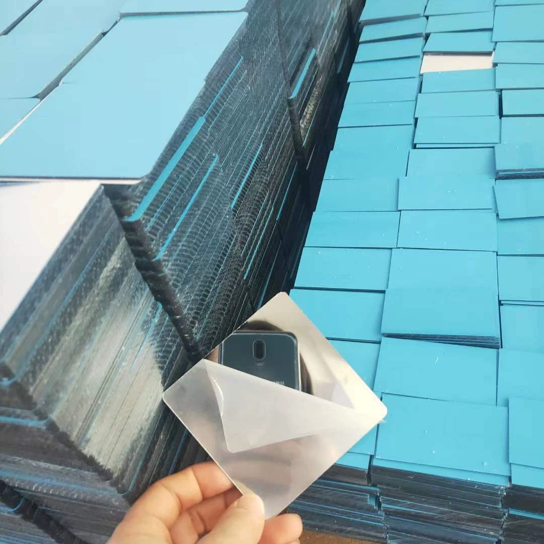 Производитель полистирольных линз в Иу производит прозрачные двусторонние зеркала из акрила с клеевым слоем и изготавливает косметические зеркала различных форм.