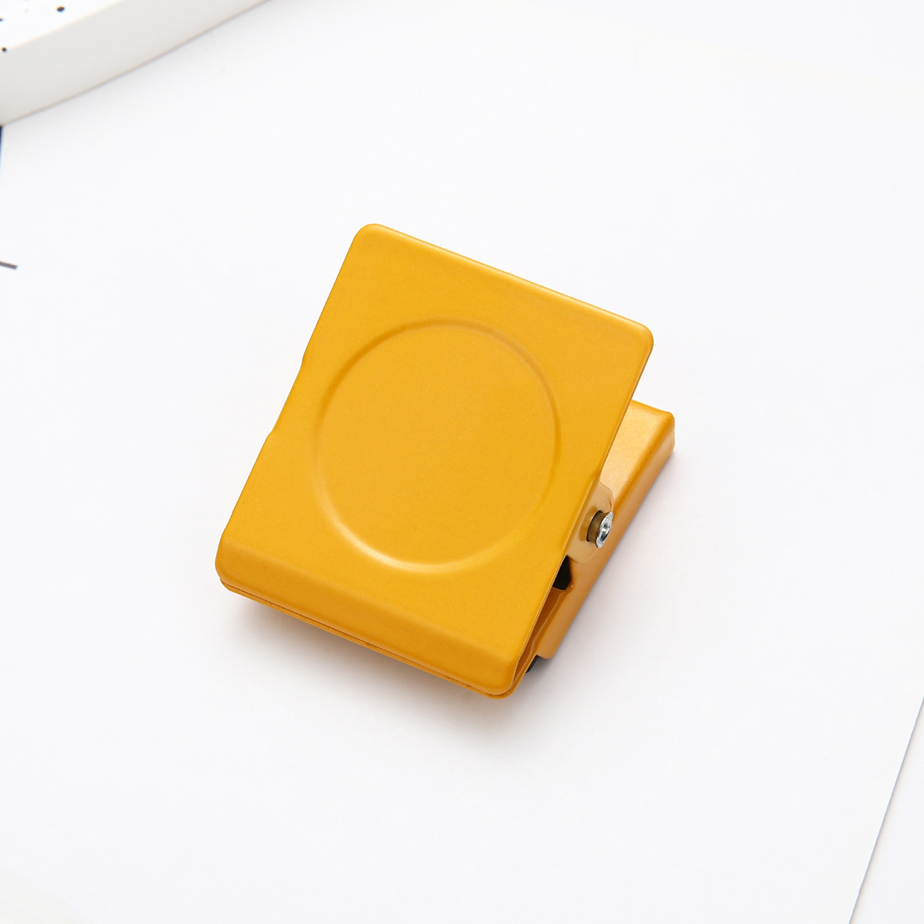 Clip de imán de metal de color creativo caramelo color carpeta de notas multifuncional carpeta de mensajes de refrigerador al por mayor