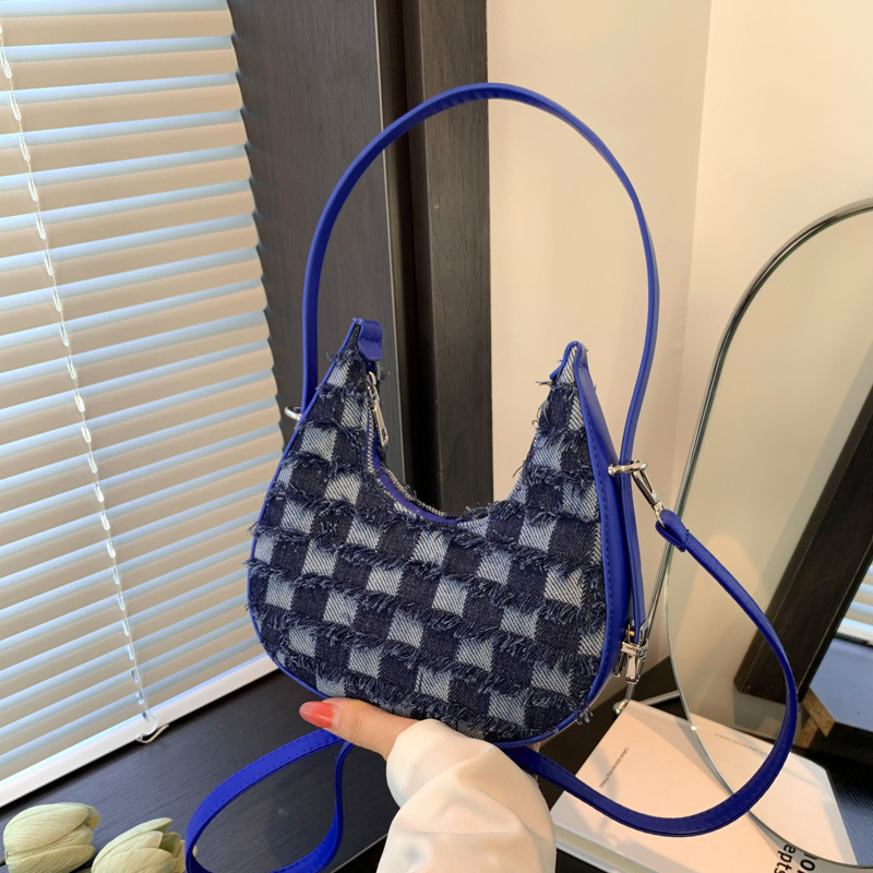 Bolsa de axilas de estilo occidental personalizada 2023 nueva bolsa de mensajero de mezclilla bolso de color de contraste simple bolso de baguette casual moda