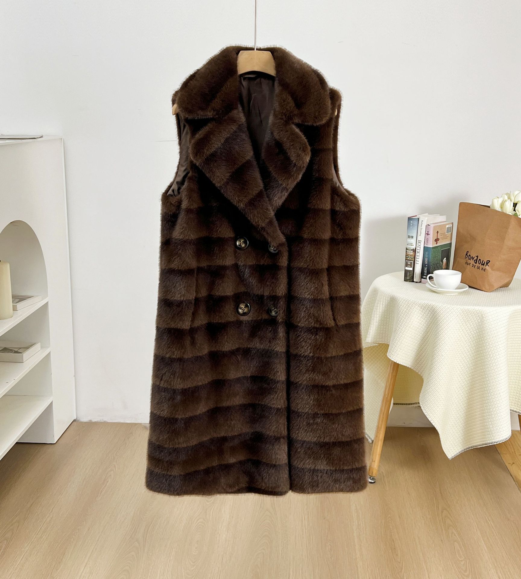 Chaleco de cuello de traje de piel de imitación de otoño e invierno Chaleco superior a rayas de longitud media Chaleco de moda versátil y de moda delgada image 6
