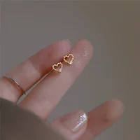 Серьги-гвоздики в форме сердца, 925 серебро, небольшой модный дизайн, позолота или серебрение