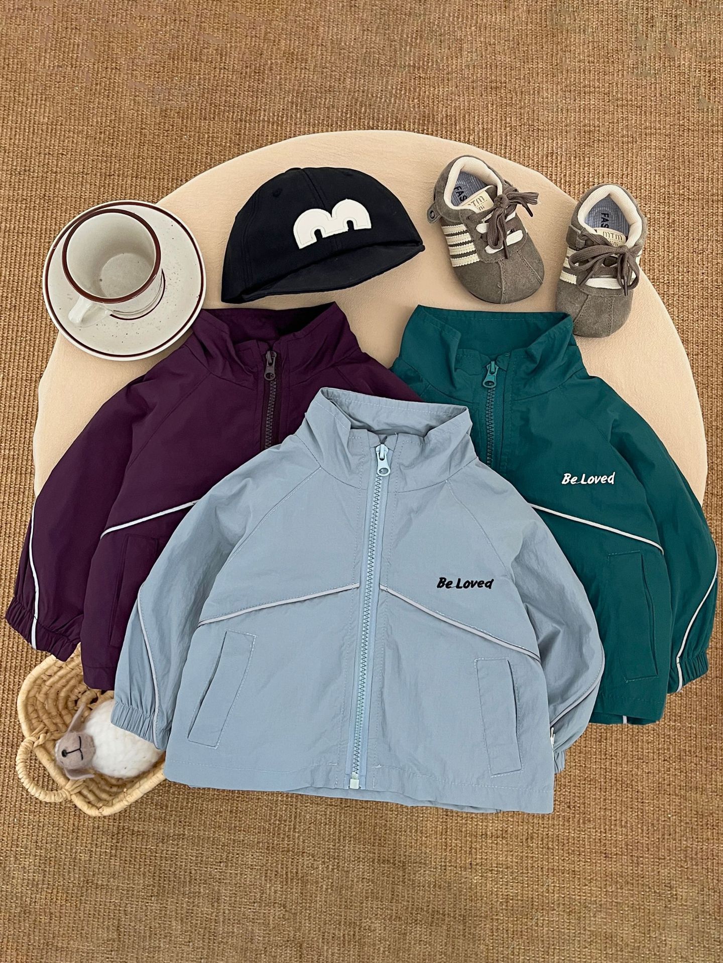 Chaqueta con capucha para niños Chaqueta para niños de primavera y otoño 2025 nueva chaqueta casual fresca y atractiva ropa de protección solar top de moda image 3