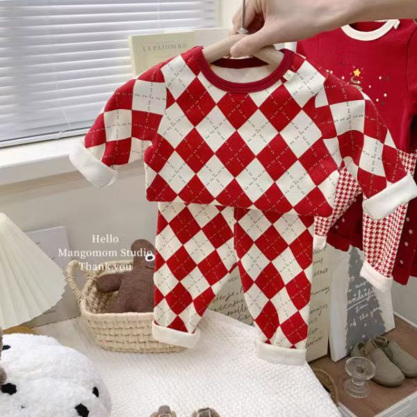 빨간 격자 무늬