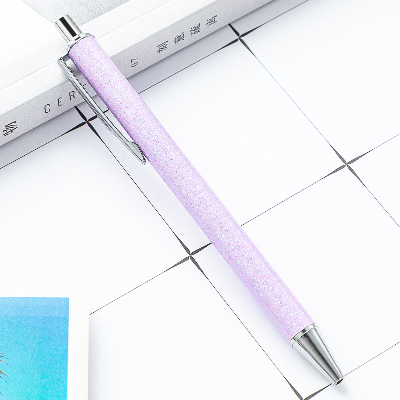 Presione el bolígrafo de aceite de metal creativo polvo de oro sequinado logotipo de impresión de regalos bolígrafo multicolor al por mayor