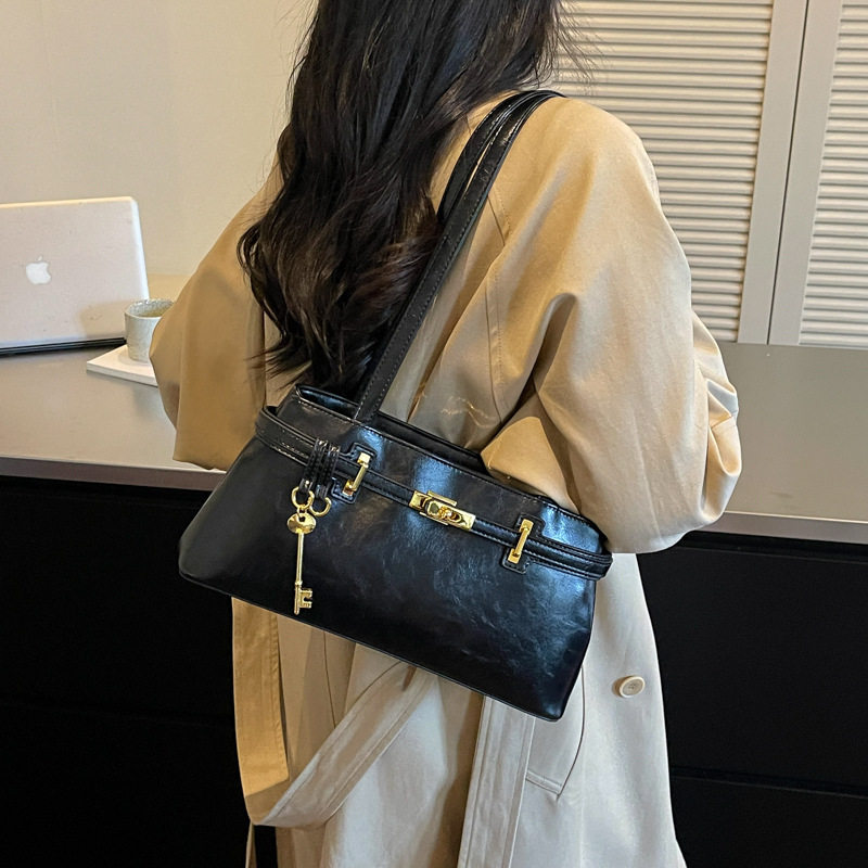 Túi tote nữ quai đeo vai dáng ngang cỡ lớn , chất liệu PU mềm, đựng được nhiều đồ — Gạo trắng, Rượu vang đỏ, màu cà phê, màu nâu chi tiết 22