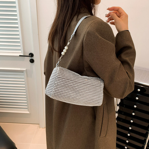 Diamond-studded  metal glitter full diamond water diamond dumpling bag with underarm bag, high-end sense sparkling diamond bag for women