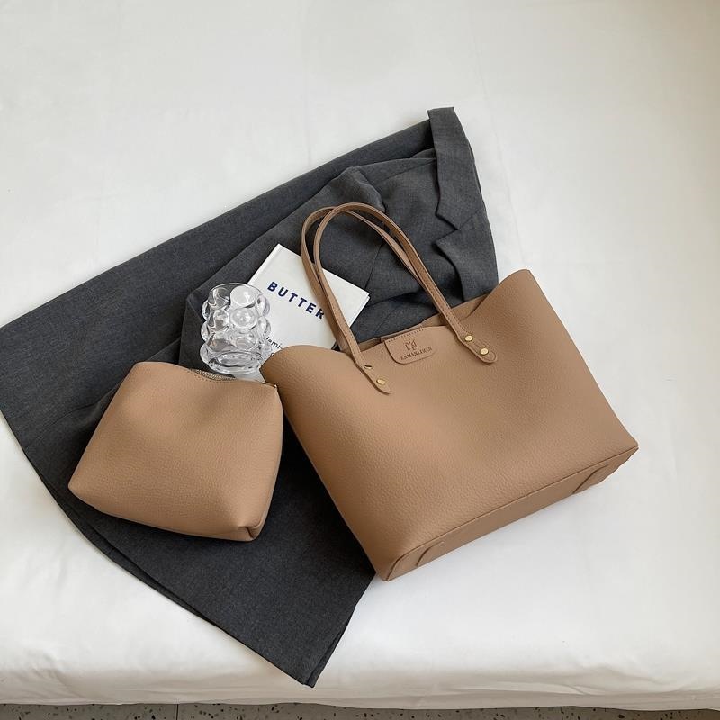Bolsa de gran capacidad para mujeres 2023 nuevo simple versátil mochila textura casual para niños y madres en clase bolsa de viaje image 6