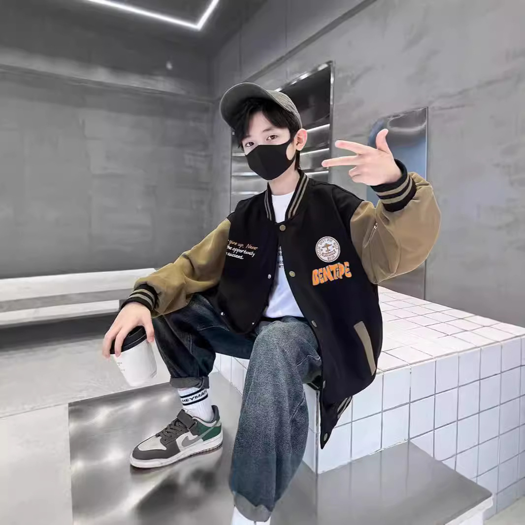 เสื้อผ้าเด็กเสื้อแจ็คเก็ตกีฬาเด็กผู้ชายฤดูใบไม้ผลิและฤดูใบไม้ร่วงเสื้อแจ็คเก็ตเด็กผู้ชายเสื้อกันลมสำหรับเด็กโตชุดเบสบอลเท่