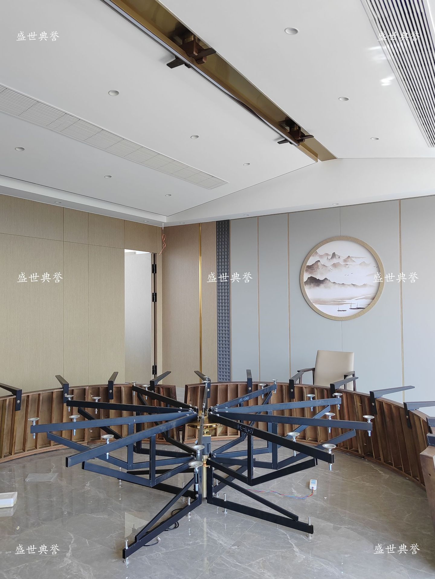 Zaozhuang hotel comedor muebles centro de convenciones caja de madera sólida mesa de comedor eléctrica silla club 20 personas mesa redonda eléctrica grande pic 1
