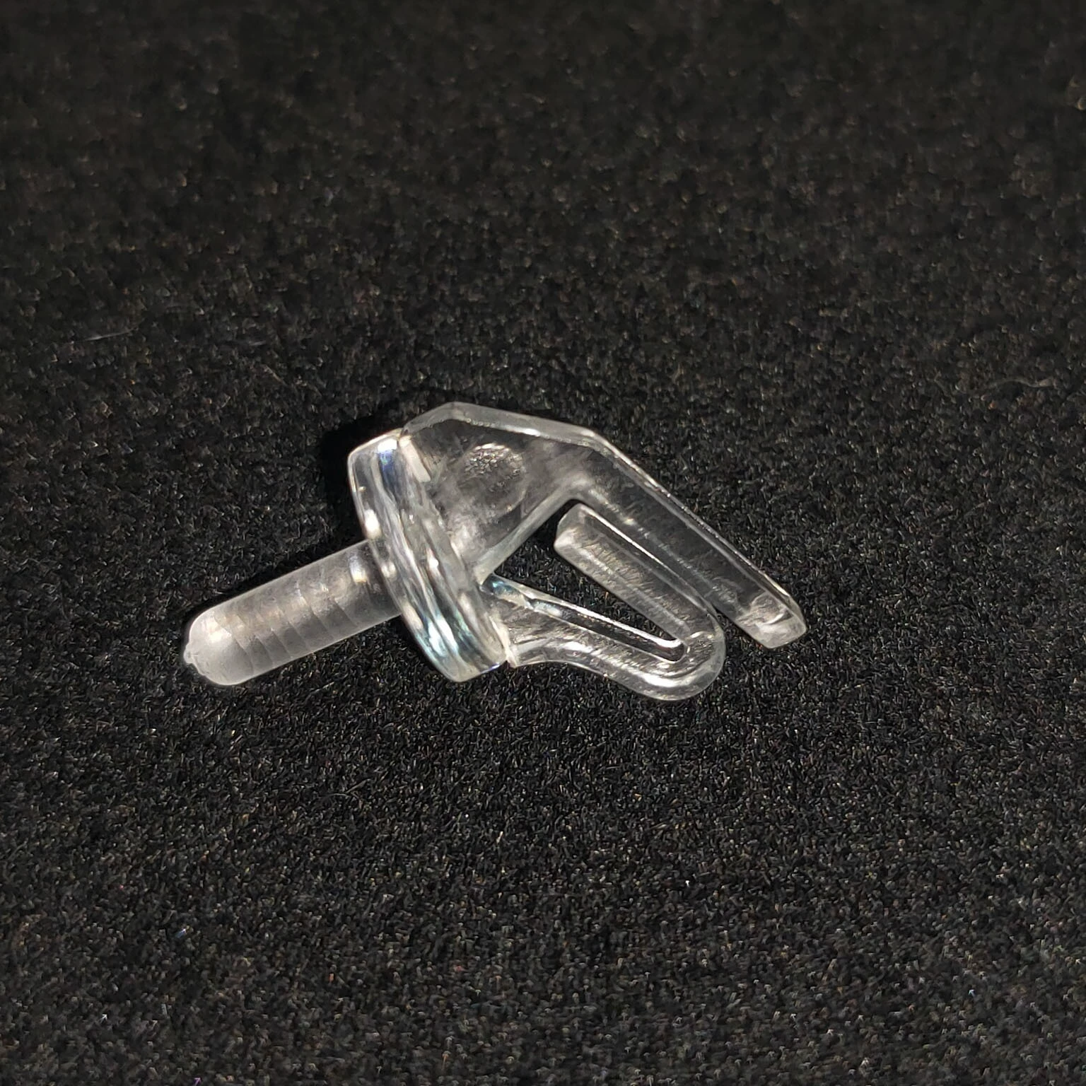 Производители напрямую поставляют зажимы для колец, зажимы для ювелирных изделий, зажимы для факелов, пластиковые зажимы для колец