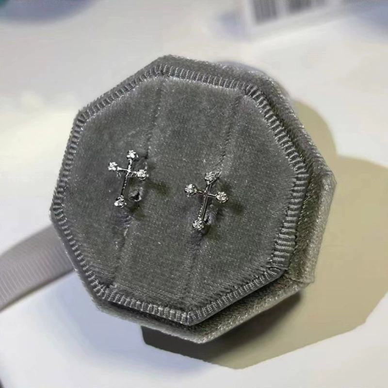 Universal earrings with zircon, simple and elegant design, internet celebrity