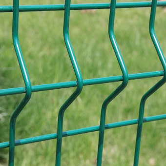 源头工厂出口标准折弯护栏小区住宅公园安全防护3D三角折弯护栏