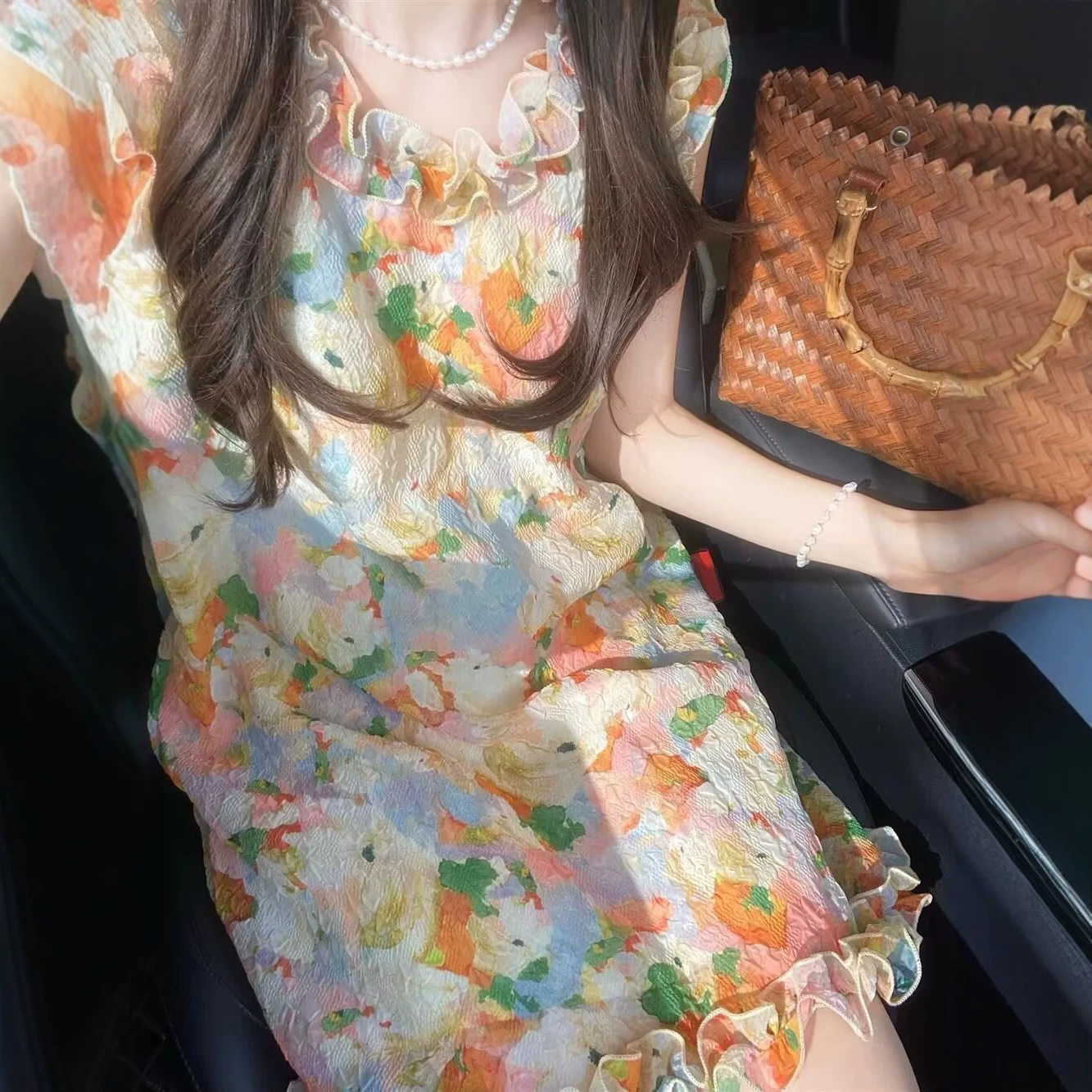 Váy maxi nữ in hoa màu sắc tươi mát, tay bồng nhún eo, phong cách nghỉ dưỡng — màu sắc chi tiết 2