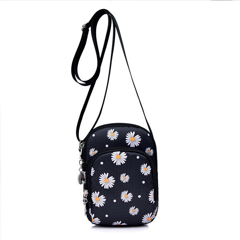 时尚花花女包潮流女士斜挎包大容量手机包旅游购物轻便实用零钱包