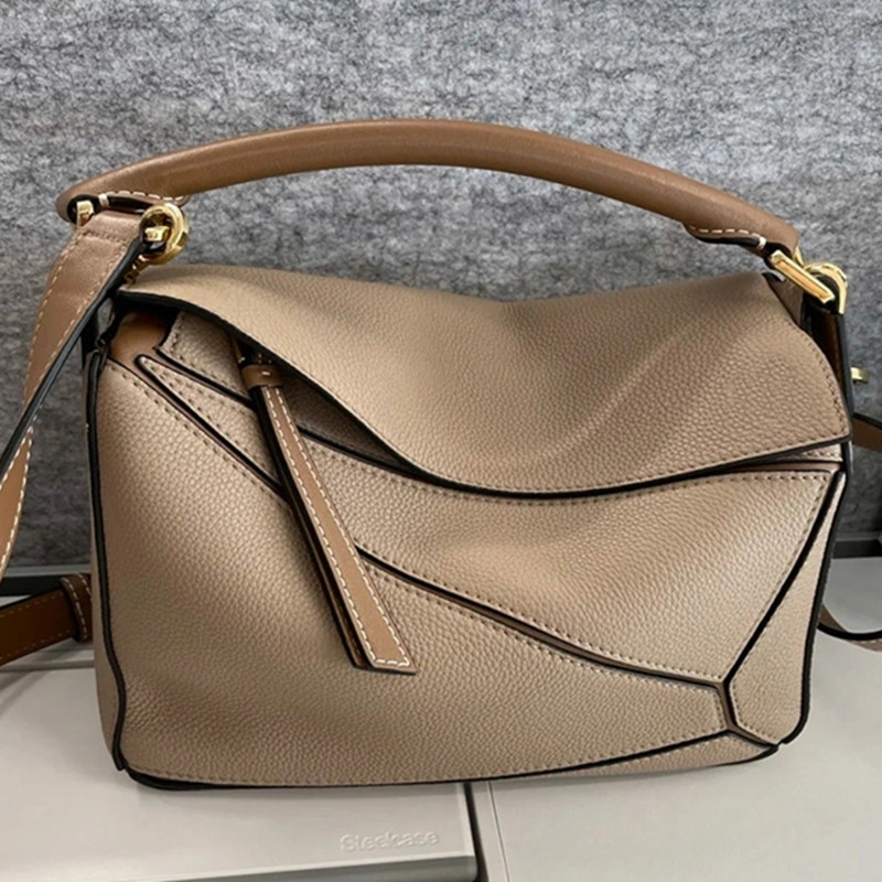 2025新款几何包时尚荔枝纹牛皮头层togo皮半手工真皮小方包枕头包