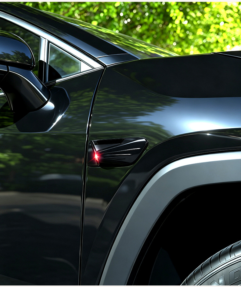 New solar-powered simulated sentry light with leaf plate protective cover and vehicle camera flashing warning light