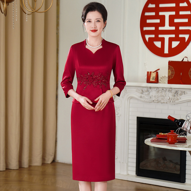 新型のウェディングドレスの新しい中国式の喜姑の結婚披露宴は中高年の女性のお母さんの夏服の若い国風のワンピースを詰めます。|undefined