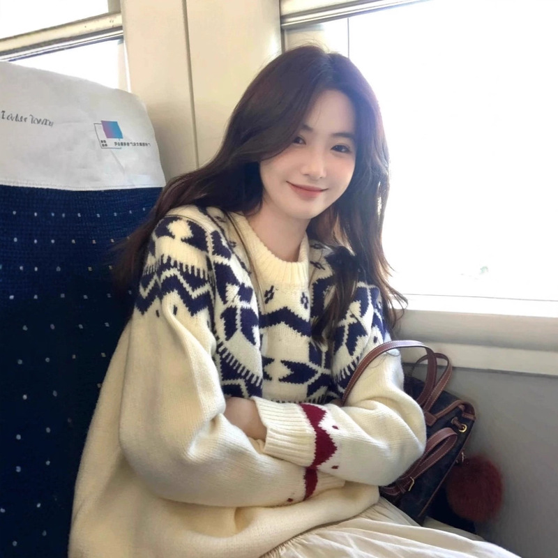 Fair Isle Sweater Women's Autumn and Winter 2025 New Loose Lazy Style Soft Waxy Christmas Atmosphere Pullover Niche Top