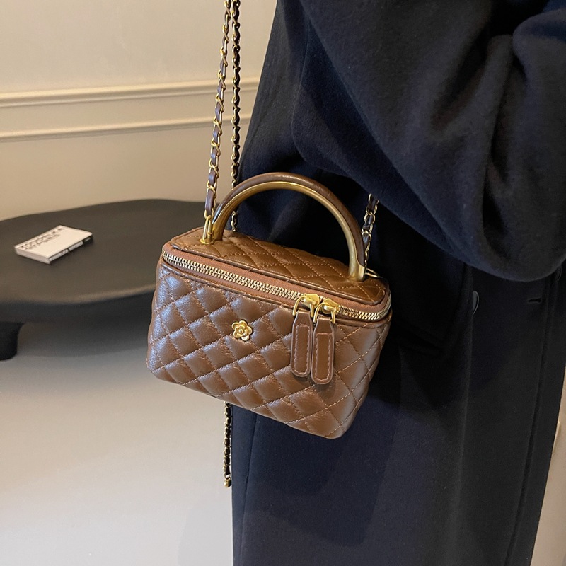 Xiaoxiang estilo de cadena de diamond bolso cuadrado 2024 nuevo bolso de caja de moda de mano popular bolso de mochila versátil
