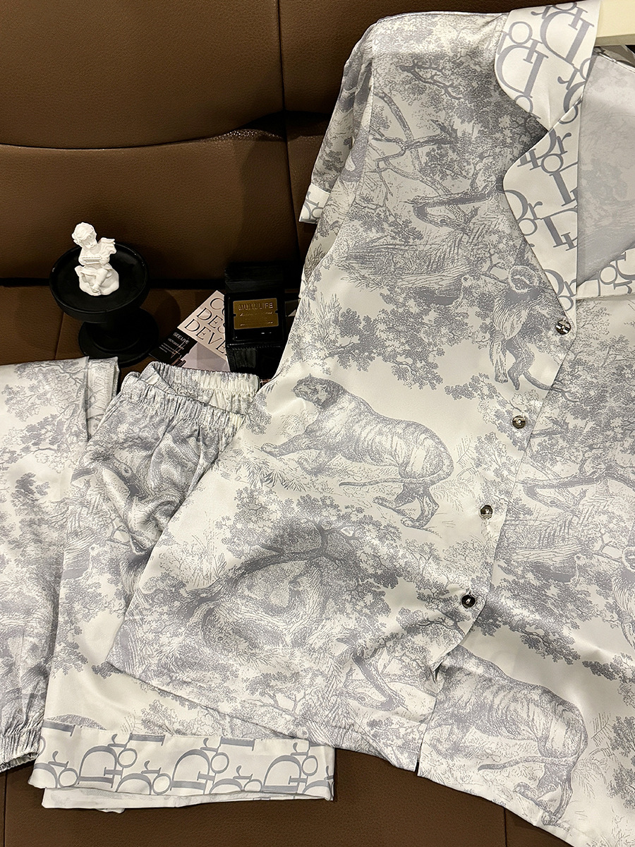 정글 3종 세트—여성