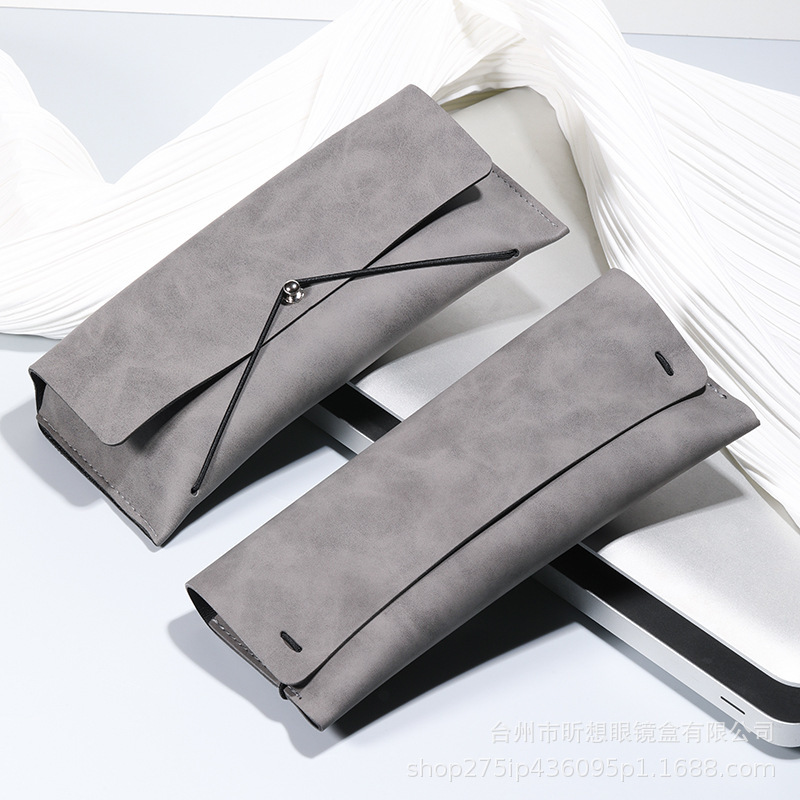 Skin-Feel Creative Classy Glasses Case, Classy Nose Pads, Anti-Pressure and Anti-Fall, Large-Frame Sunglasses Case, Sunglasses Case Customization