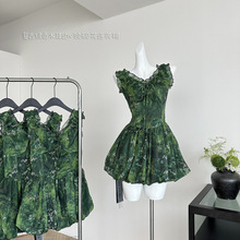 森系精灵少女感墨绿雪纺木耳边泡泡裙连衣裙